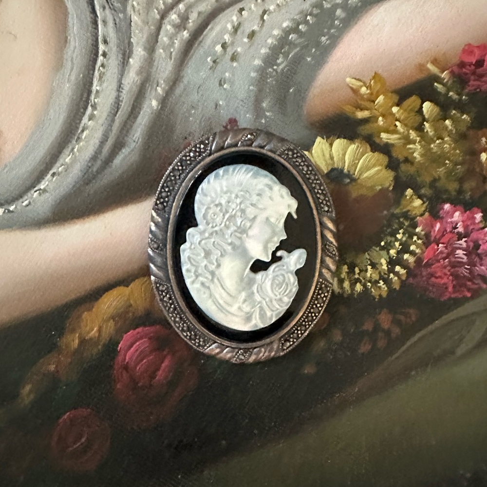 Antique Black and White Cameo Brooch